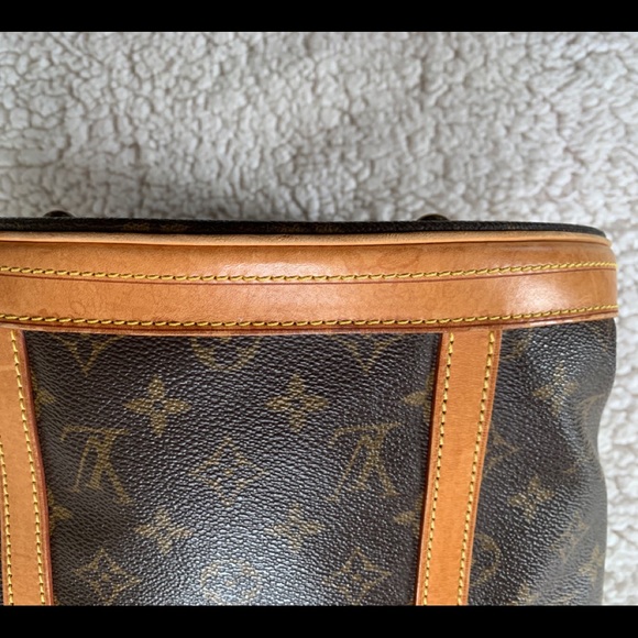 Louis Vuitton bucket bag - Picture 8 of 11